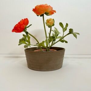 Awesome Neutral Toned Ribbed Clay Planter